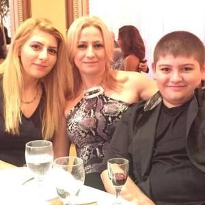 Meet your Posher, Laura